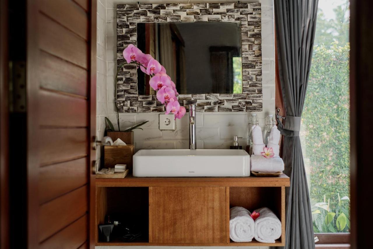 Ratni Ubud Villa エクステリア 写真