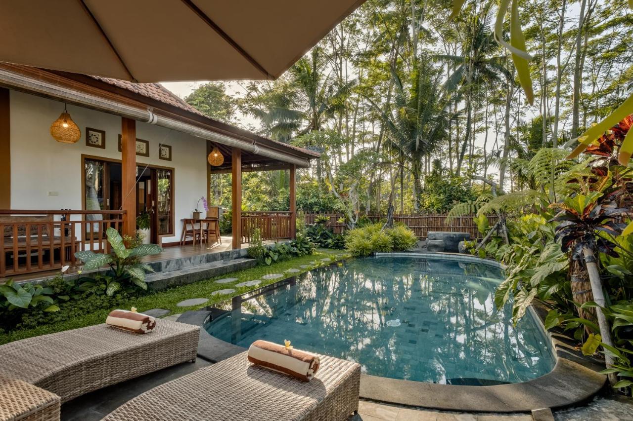 Ratni Ubud Villa エクステリア 写真