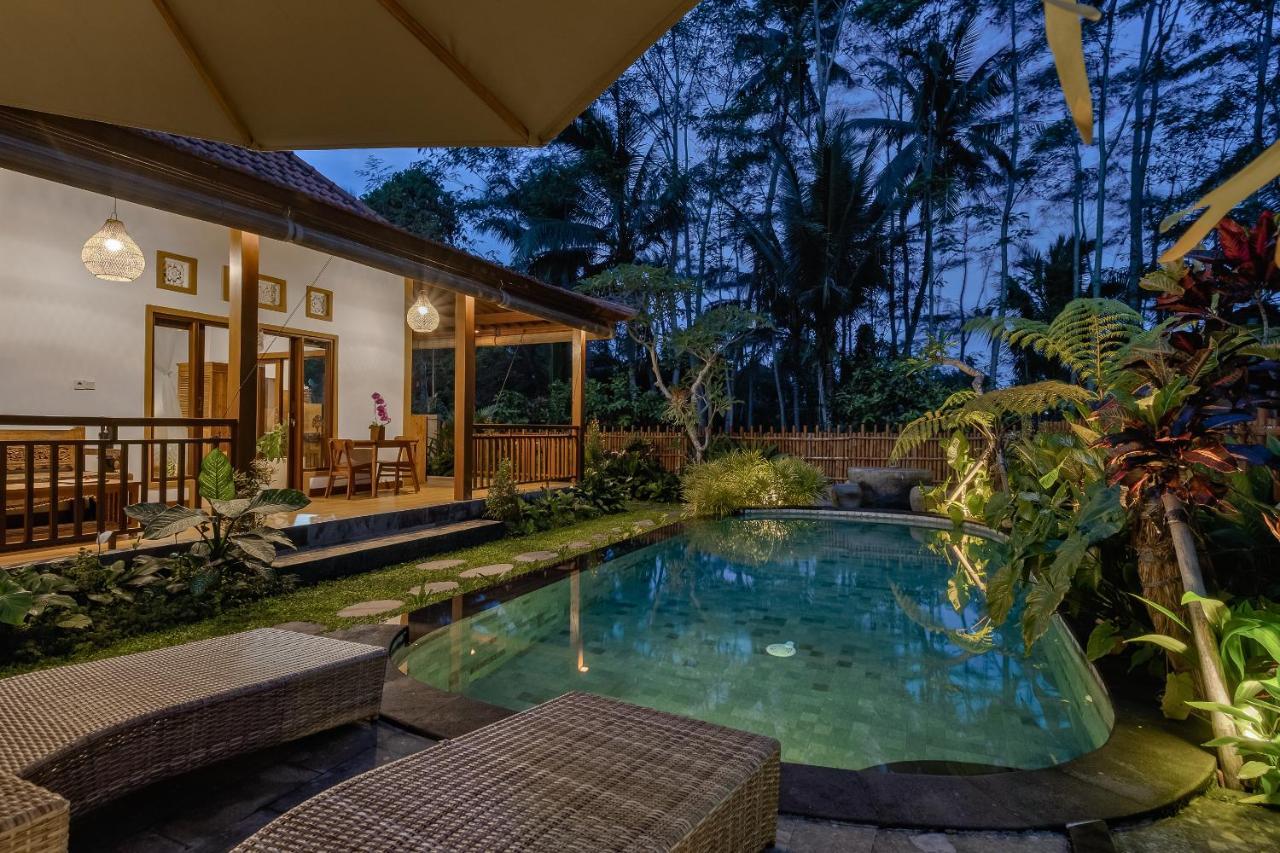 Ratni Ubud Villa エクステリア 写真