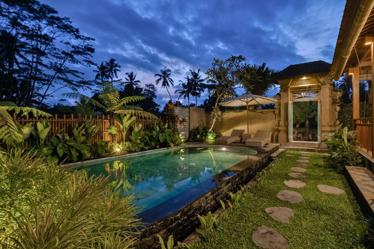 Ratni Ubud Villa エクステリア 写真