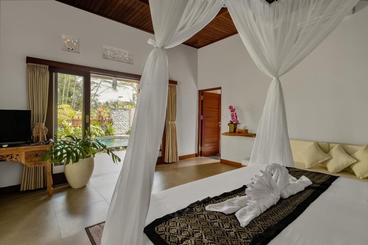 Ratni Ubud Villa エクステリア 写真