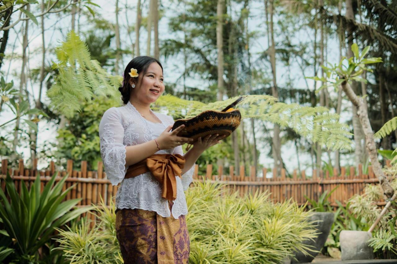 Ratni Ubud Villa エクステリア 写真