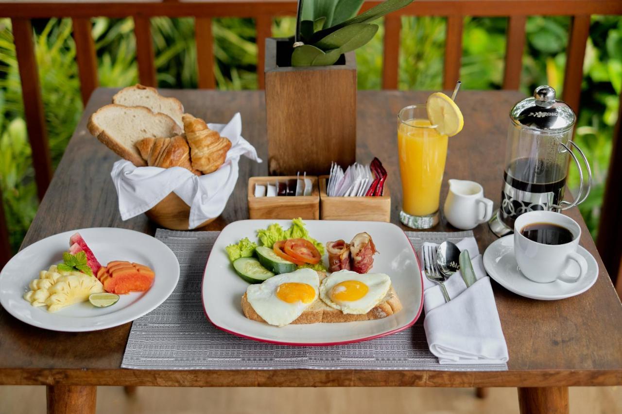 Ratni Ubud Villa エクステリア 写真