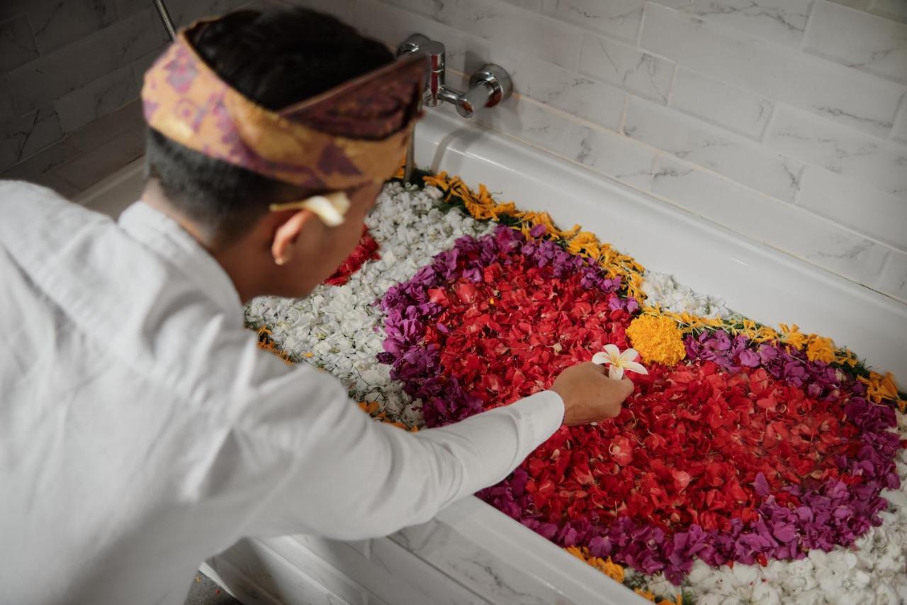Ratni Ubud Villa エクステリア 写真