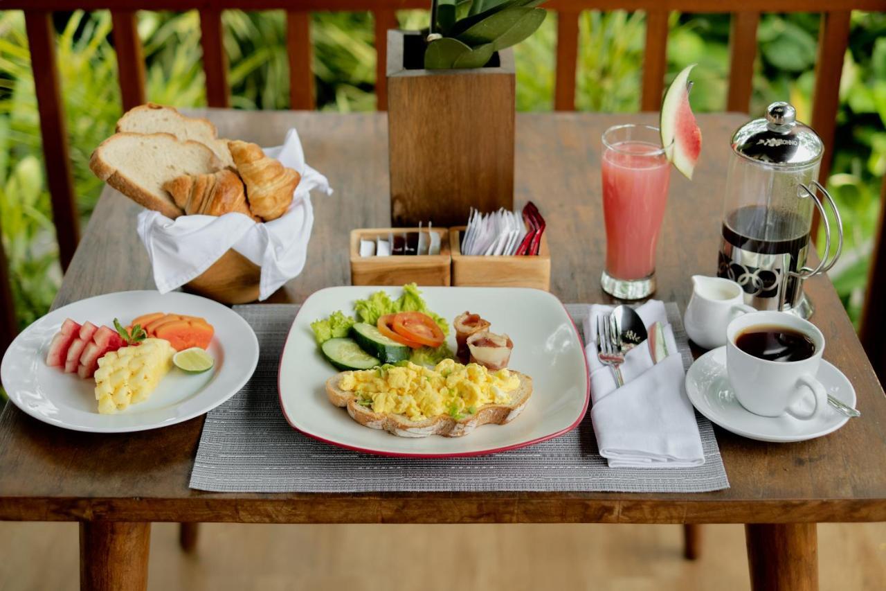 Ratni Ubud Villa エクステリア 写真