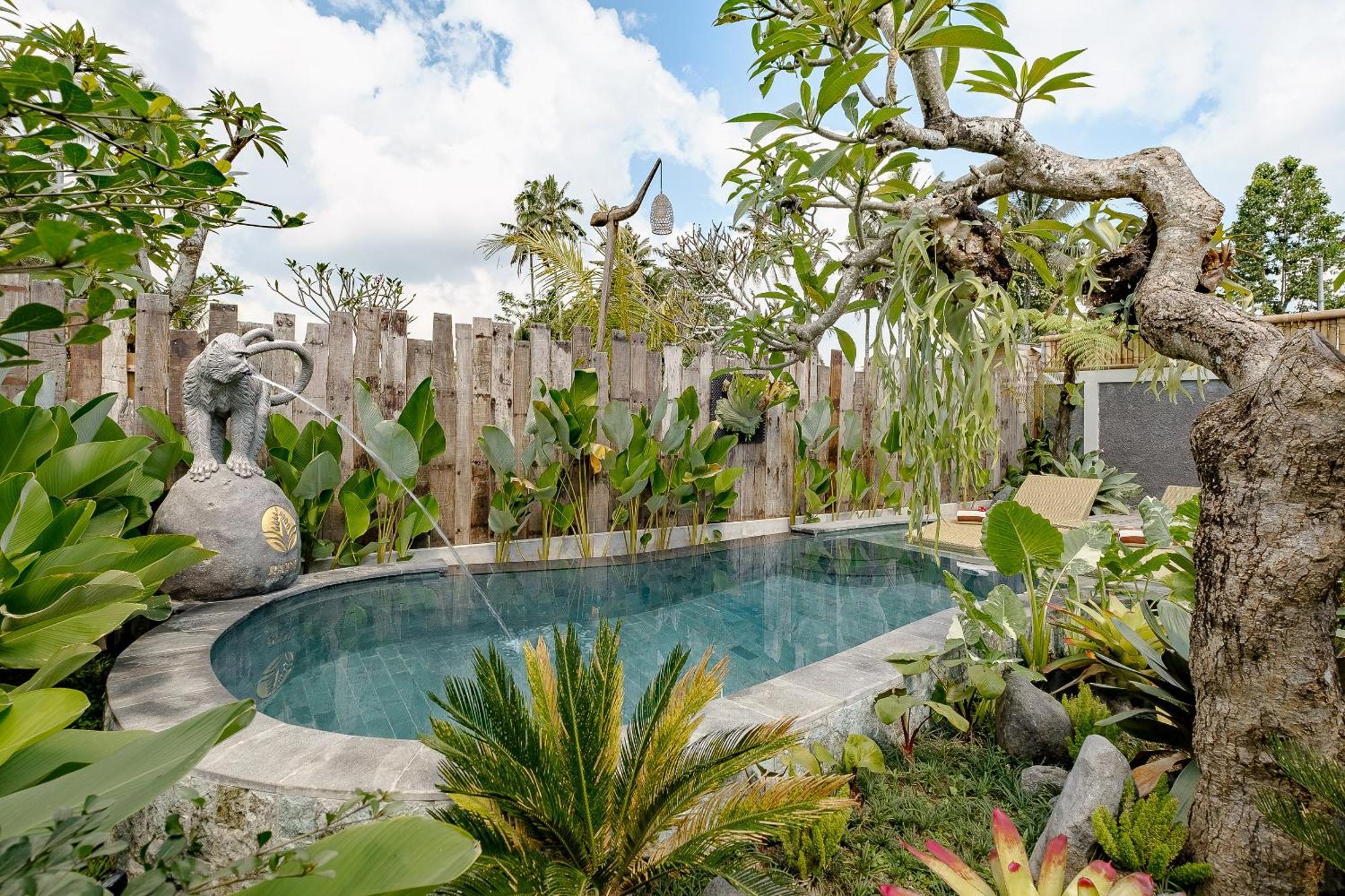 Ratni Ubud Villa エクステリア 写真