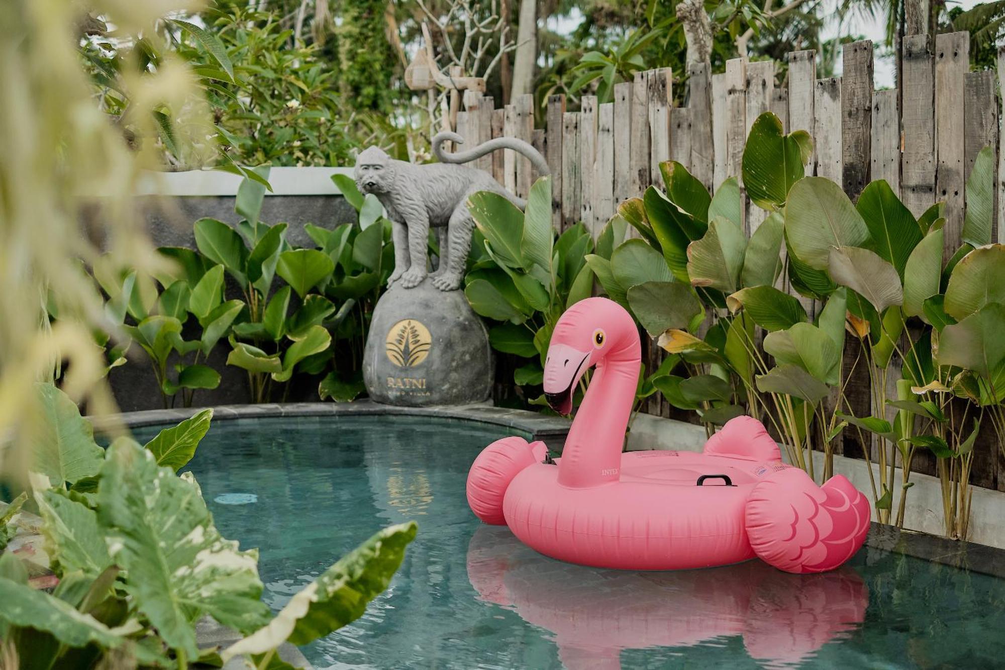 Ratni Ubud Villa エクステリア 写真
