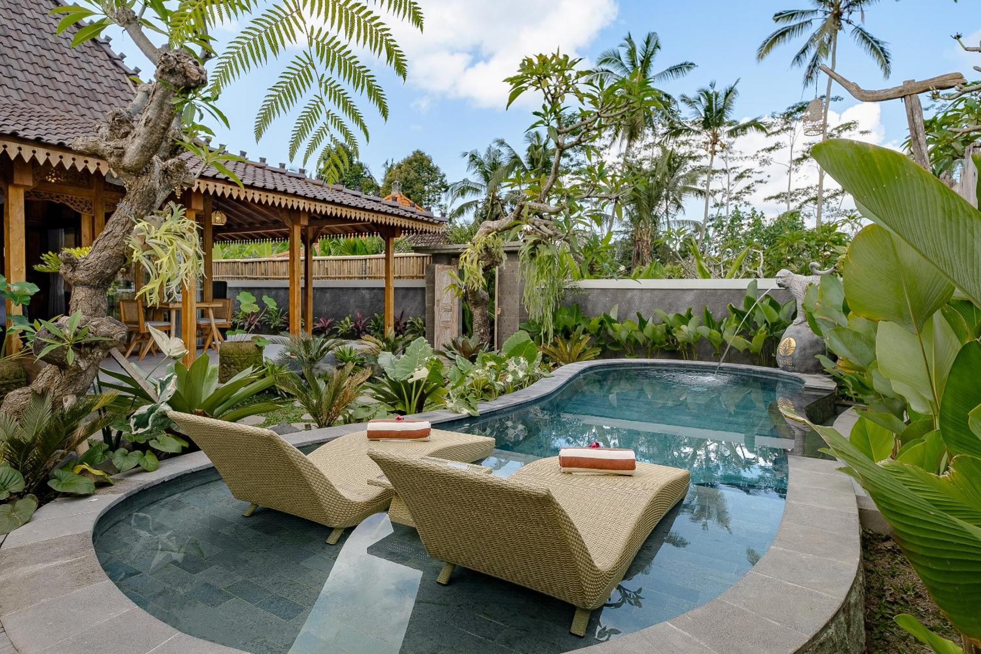 Ratni Ubud Villa エクステリア 写真