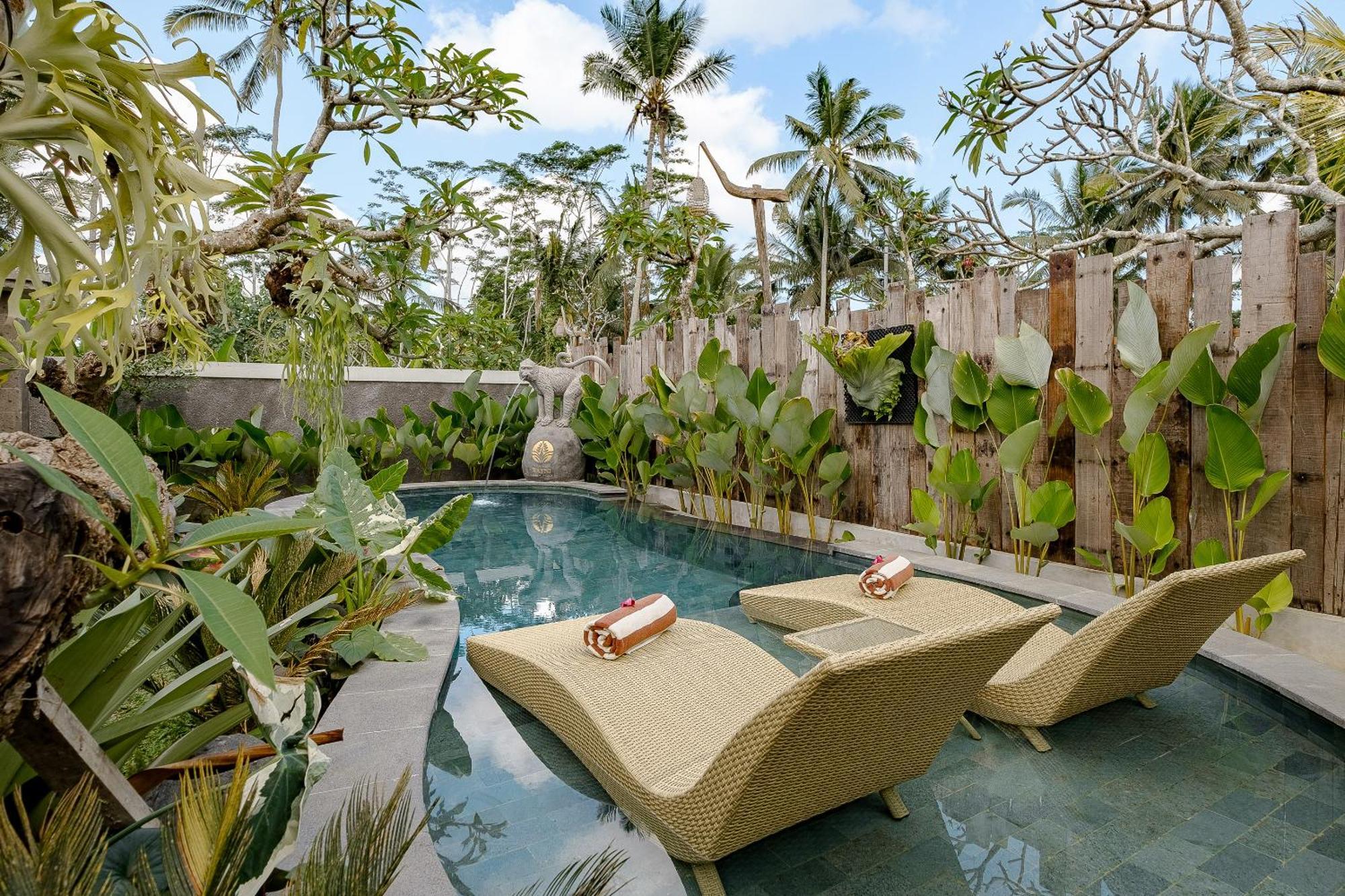 Ratni Ubud Villa エクステリア 写真